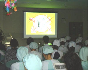 下関市の医療法人桃崎病院では、 「酸素の取り扱いについて」の研修会を行いました。